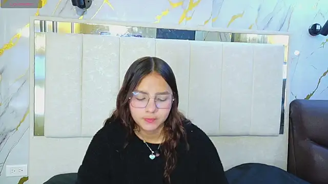 Snapshot of angeles_azul chatting on June 23, 2026, 6:06 pm angeles azul online show from June 23, 2026, 6:06 pm