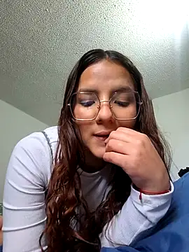 Snapshot of angeles_azul chatting on July 16, 2026, 2:12 pm angeles azul online show from July 16, 2026, 2:12 pm