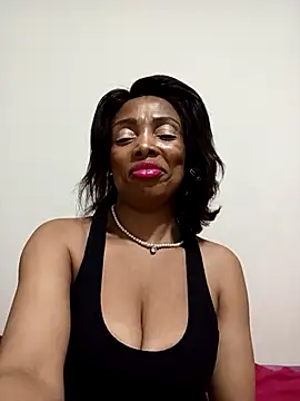 SEXYMOANSXX online show from December 4, 2025, 9:01 pm