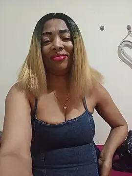 Snapshot of SEXYMOANSXX chatting on June 17, 2026, 5:32 am SEXYMOANSXX online show from June 17, 2026, 5:32 am