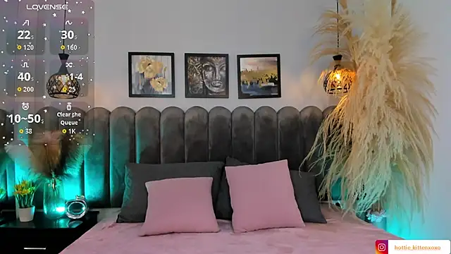 Viollet xoxo online show from October 1, 2025, 9:43 pm