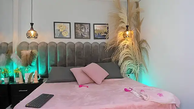 Viollet xoxo online show from October 8, 2025, 8:28 pm