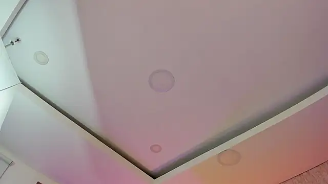 Viollet xoxo online show from February 16, 2026, 7:43 pm