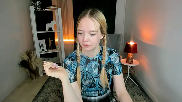 BellaMontgomery online show from December 14, 2025, 10:25 pm