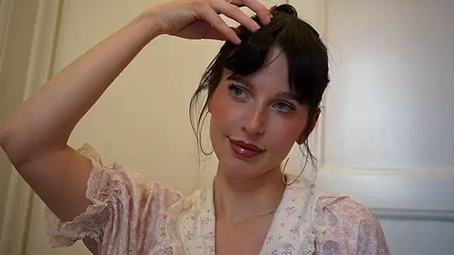 ellaa91 online show from December 2, 2025, 12:32 pm