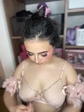 Snapshot of Sophi_dee1 chatting on November 27, 2025, 12:13 am Sophi dee1 online show from November 27, 2025, 12:13 am