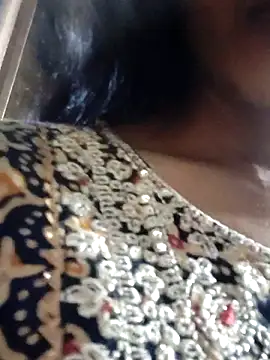 Snapshot of ROSE_GOLDE chatting on September 26, 2025, 5:28 pm ROSE GOLDE online show from September 26, 2025, 5:28 pm