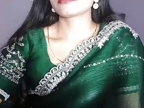 ROSE GOLDE online show from February 21, 2026, 5:25 pm