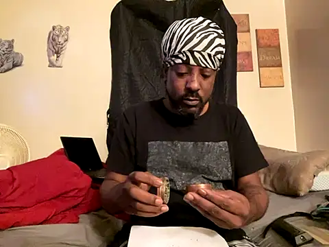 Snapshot of viceutk1 chatting on October 10, 2025, 9:30 am viceutk1 online show from October 10, 2025, 9:30 am