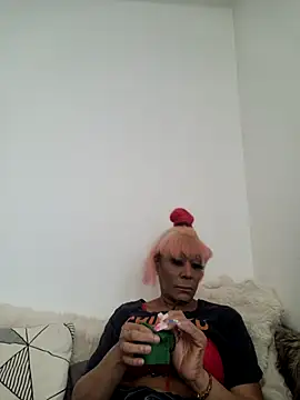 iamlalamilano online show from April 29, 2026, 2:10 pm