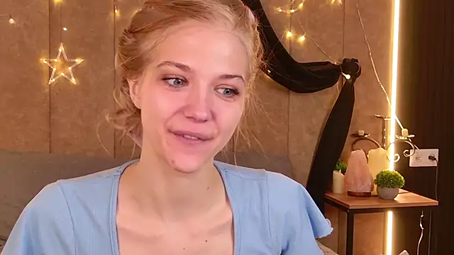 4example Chloe online show from April 23, 2026, 5:30 am