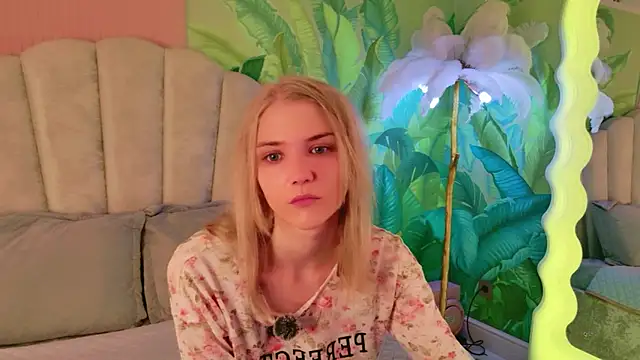 4example Chloe online show from June 16, 2026, 5:43 am