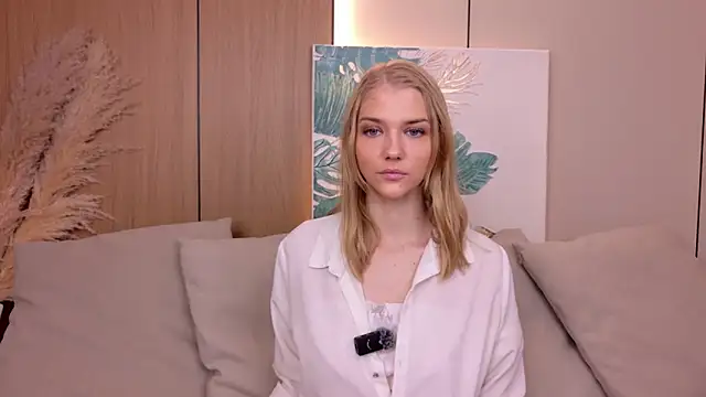 4example Chloe online show from June 18, 2026, 5:30 am