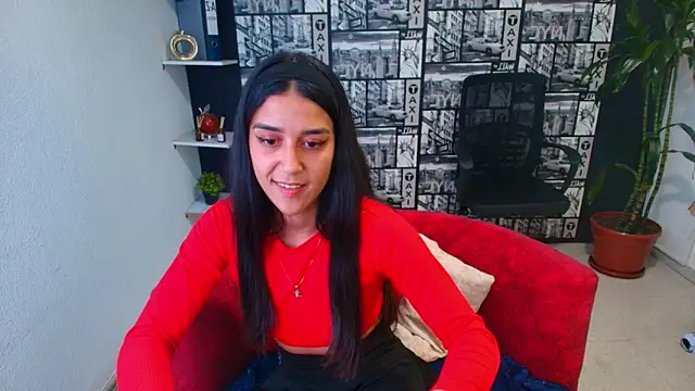 Snapshot of DanielaMonroe chatting on May 14, 2026, 11:00 pm DanielaMonroe online show from May 14, 2026, 11:00 pm