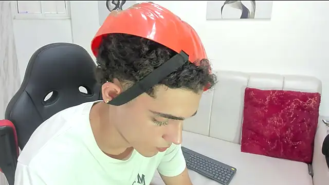 Snapshot of nathan_shimmer chatting on October 7, 2025, 8:39 pm nathan shimmer online show from October 7, 2025, 8:39 pm