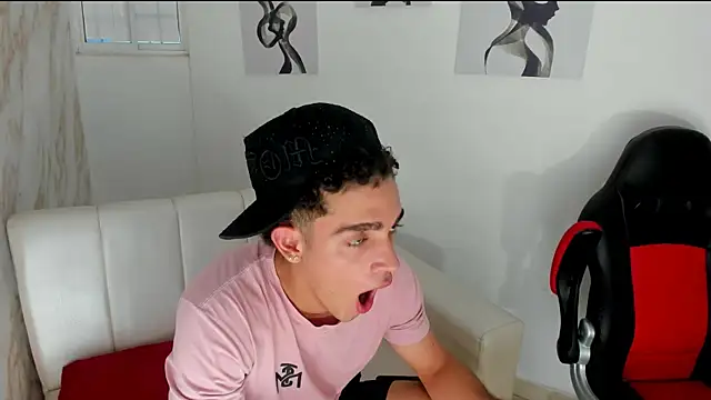 Snapshot of nathan_shimmer chatting on October 17, 2025, 8:55 pm nathan shimmer online show from October 17, 2025, 8:55 pm