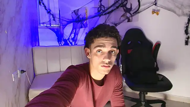 Snapshot of nathan_shimmer chatting on October 30, 2025, 12:39 pm nathan shimmer online show from October 30, 2025, 12:39 pm