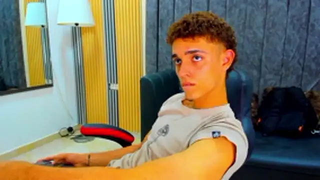 Snapshot of nathan_shimmer chatting on January 8, 2026, 9:17 pm nathan shimmer online show from January 8, 2026, 9:17 pm