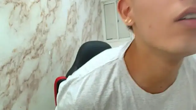 Snapshot of nathan_shimmer chatting on January 19, 2026, 12:47 am nathan shimmer online show from January 19, 2026, 12:47 am