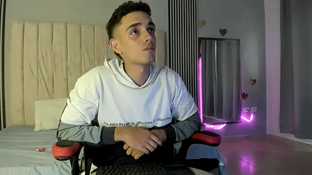 Snapshot of nathan_shimmer chatting on February 23, 2026, 9:12 pm nathan shimmer online show from February 23, 2026, 9:12 pm