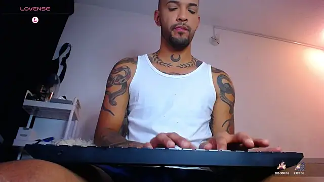 Snapshot of LickMyInk chatting on November 24, 2025, 2:22 am LickMyInk online show from November 24, 2025, 2:22 am