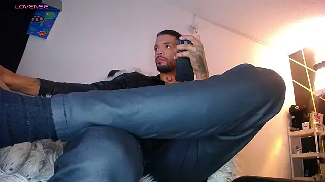 Snapshot of LickMyInk chatting on February 15, 2026, 2:41 am LickMyInk online show from February 15, 2026, 2:41 am