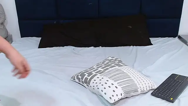 Snapshot of Abby-campbel chatting on November 11, 2025, 9:37 pm Abby-campbel online show from November 11, 2025, 9:37 pm