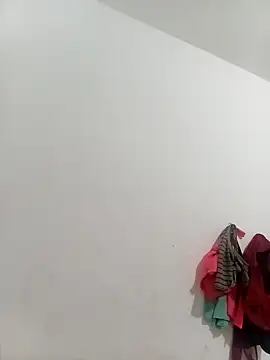 flavinhasensual online show from April 29, 2026, 7:56 am