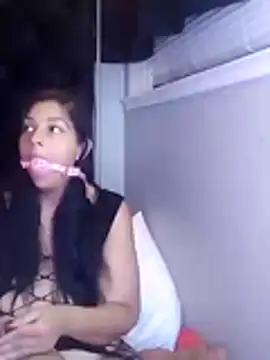 Snapshot of sweetnjuicyyy chatting on November 19, 2025, 6:35 am sweetnjuicyyy online show from November 19, 2025, 6:35 am