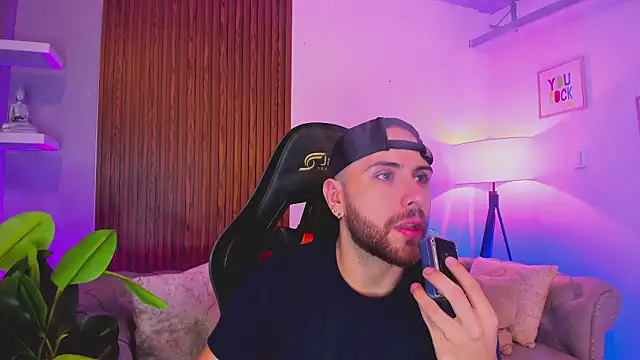 Maximo Wolff online show from February 4, 2026, 7:53 pm