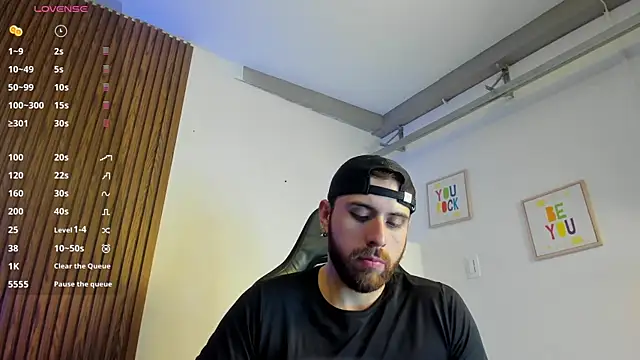 Snapshot of Maximo_Wolff chatting on July 3, 2026, 7:53 pm Maximo Wolff online show from July 3, 2026, 7:53 pm