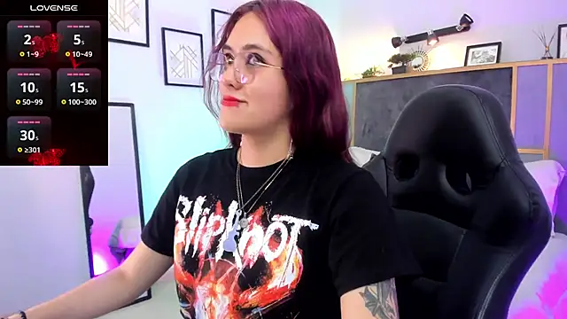 Azurra amatto2 online show from May 22, 2026, 8:47 pm