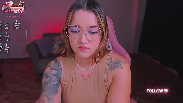 Snapshot of lunaarose chatting on September 20, 2025, 4:35 am lunaarose online show from September 20, 2025, 4:35 am