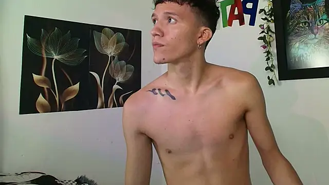 Snapshot of Patrick_phoenix chatting on October 6, 2025, 4:32 am Patrick phoenix online show from October 6, 2025, 4:32 am