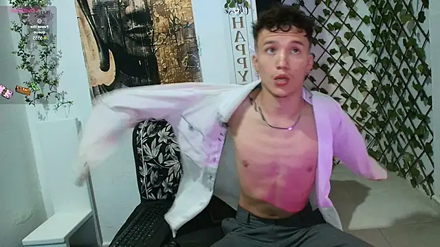 Snapshot of Patrick_phoenix chatting on November 12, 2025, 4:57 am Patrick phoenix online show from November 12, 2025, 4:57 am