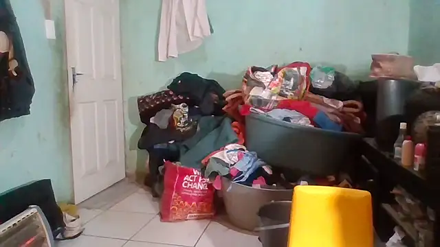 Snapshot of Nicky52 chatting on November 5, 2025, 4:23 am Nicky52 online show from November 5, 2025, 4:23 am