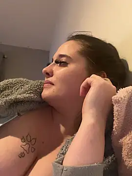 LollyLove  online show from March 1, 2026, 8:11 pm