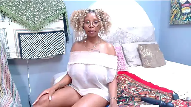 Kay-Tee online show from July 28, 2026, 8:12 pm