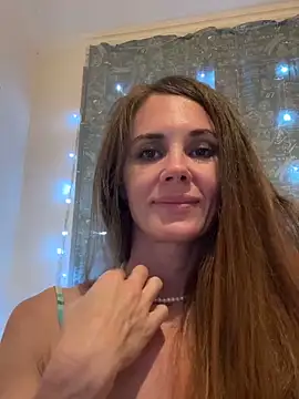 Snapshot of LucieMack chatting on September 9, 2025, 8:41 pm LucieMack online show from September 9, 2025, 8:41 pm