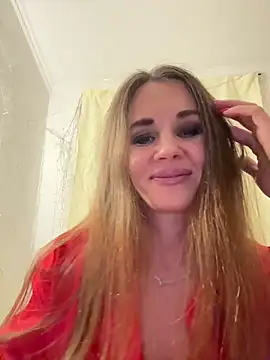 LucieMack online show from December 19, 2025, 10:17 pm