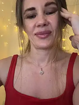 LucieMack online show from July 12, 2026, 5:04 pm