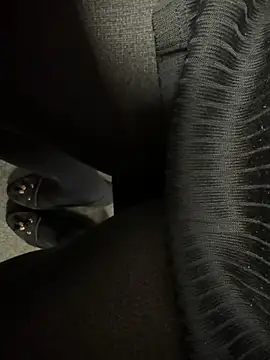 HiddenHoneyLDN online show from September 10, 2025, 2:50 pm