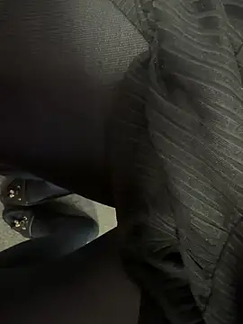 HiddenHoneyLDN online show from September 19, 2025, 7:54 am