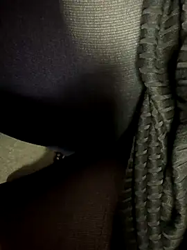 HiddenHoneyLDN online show from November 17, 2025, 11:16 am