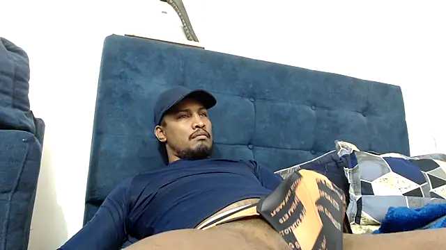 Snapshot of ElCaballeroNegro24 chatting on April 5, 2026, 7:22 pm ElCaballeroNegro24 online show from April 5, 2026, 7:22 pm