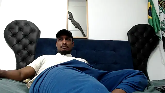 Snapshot of ElCaballeroNegro24 chatting on April 22, 2026, 2:36 am ElCaballeroNegro24 online show from April 22, 2026, 2:36 am