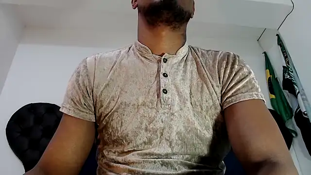 Snapshot of ElCaballeroNegro24 chatting on May 5, 2026, 4:26 pm ElCaballeroNegro24 online show from May 5, 2026, 4:26 pm