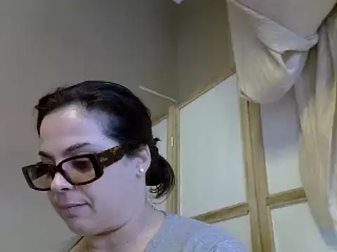 ITALIANASISIXX online show from January 19, 2025, 1:55 pm