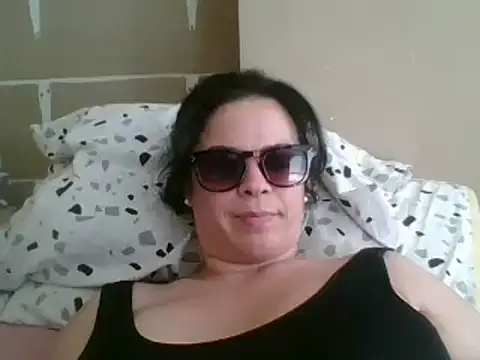 ITALIANASISIXX online show from April 30, 2026, 2:12 pm