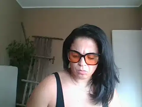 ITALIANASISIXX online show from July 24, 2026, 7:50 am